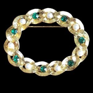Vintage Signed Gerrys Green Rhinestone and Faux Pearl Gold Tone Oval Brooch Pin